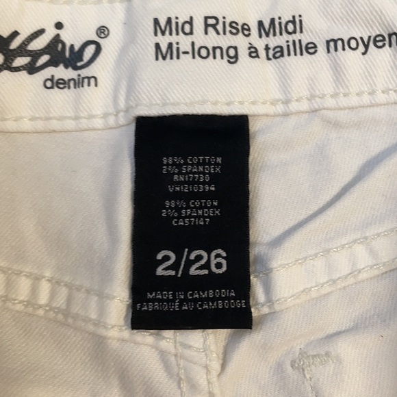 Mossimo Mid Rise White Cuffed Jean Shorts SZ 2 - Picture 7 of 9